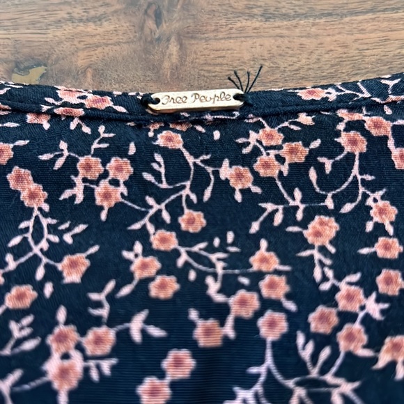 Free People “Clara” Floral Tunic size Small - Picture 6 of 6